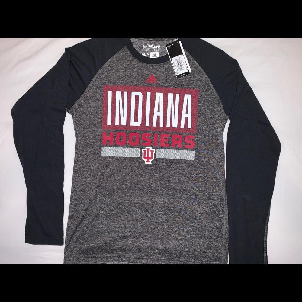 Men’s Adidas College Long Sleeve Tee Size: Medium